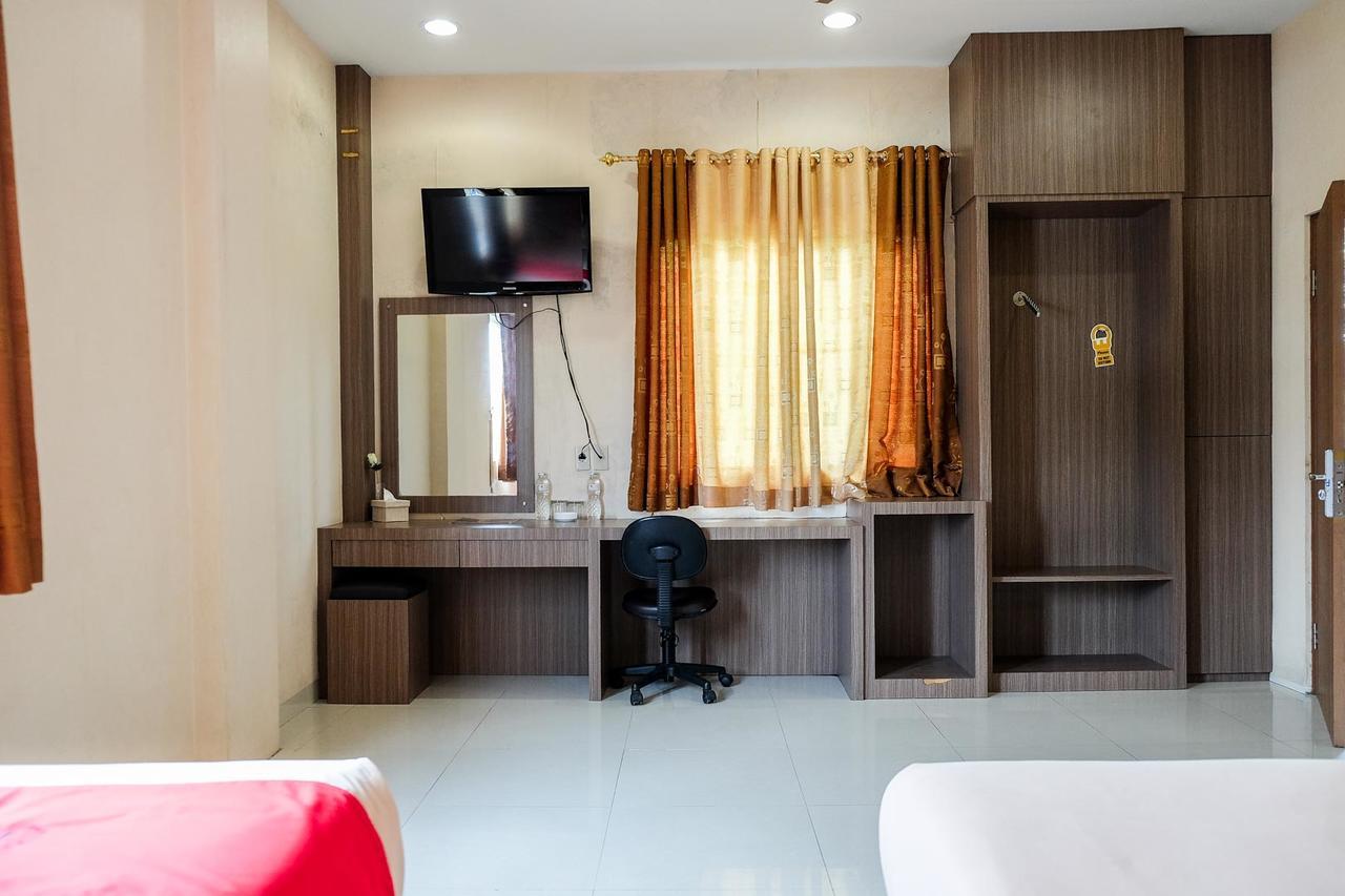 Reddoorz Plus Near Living World Pekanbaru Exterior foto